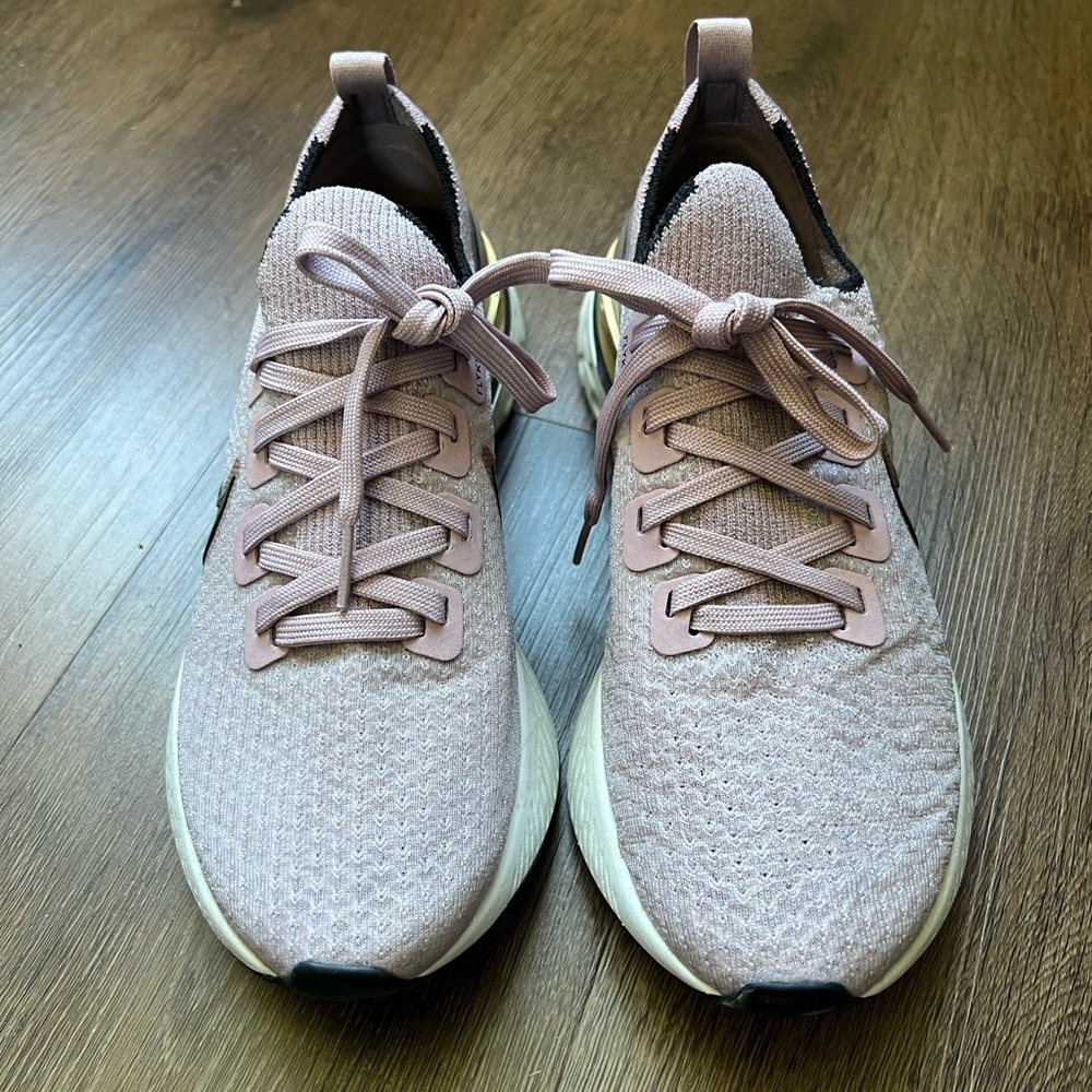 Nike React Infinity Run Flyknit Women's Size 8 Running Shoes Plum Fog Gold